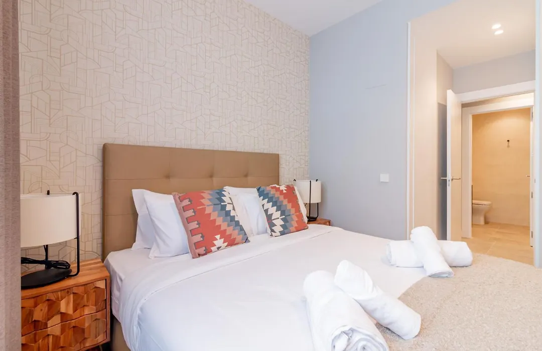 Home Art Apartments Bernabeu-1