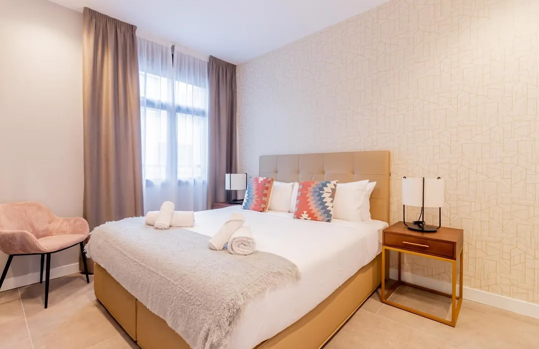Home Art Apartments Bernabeu-1