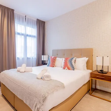 Home Art Apartments Bernabeu-3